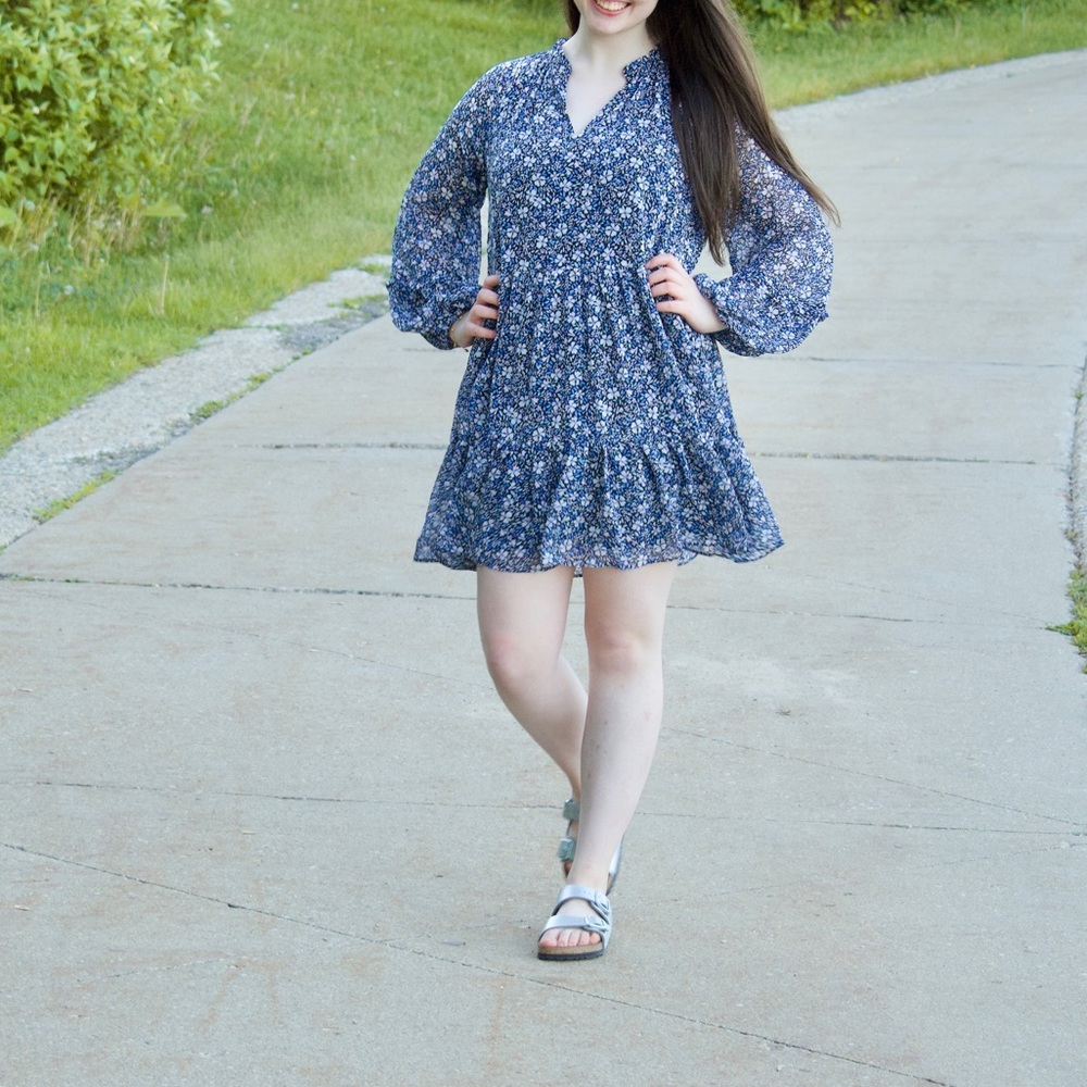 1. State navy blue ditsy floral v-neck long sleeve ruffle loose dress size S